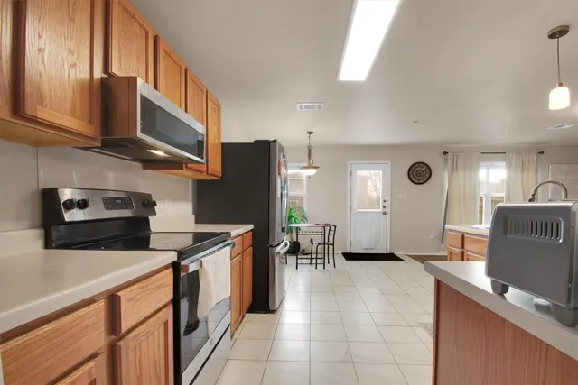 $1,750 | 18205 Topsail Street, Manor, TX 78653