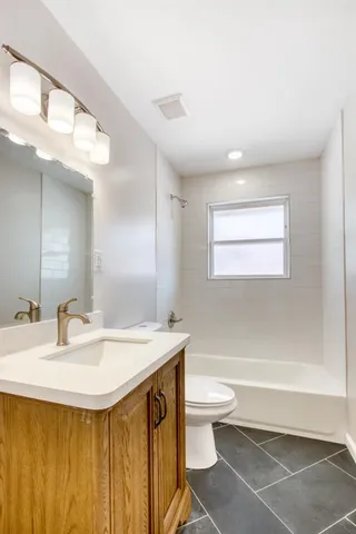 $1,495 | 915 Grigsby Avenue, Unit 201, Dallas, TX 75204