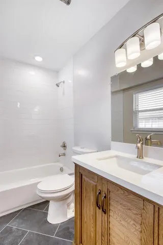 $1,495 | 915 Grigsby Avenue, Unit 201, Dallas, TX 75204