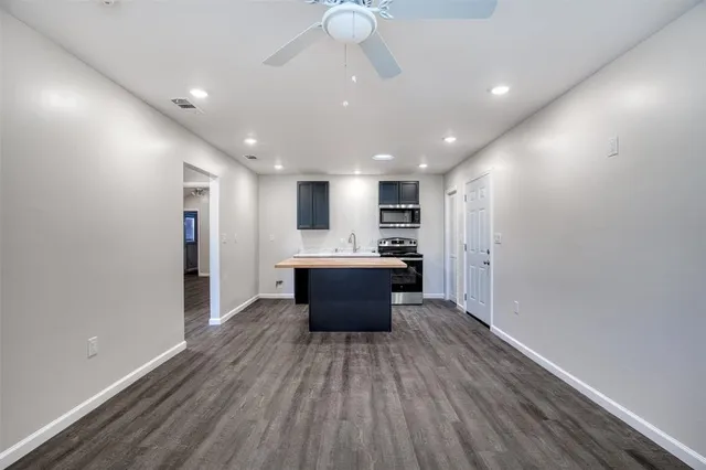 $1,495 | 915 Grigsby Avenue, Unit 201, Dallas, TX 75204