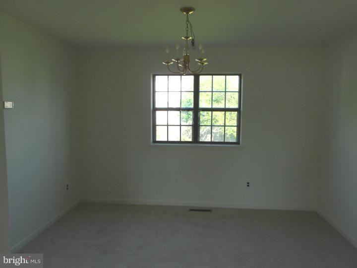 44 Valley Forge Road New Castle, DE 19720 - Photo 4 of 19 Dining Room