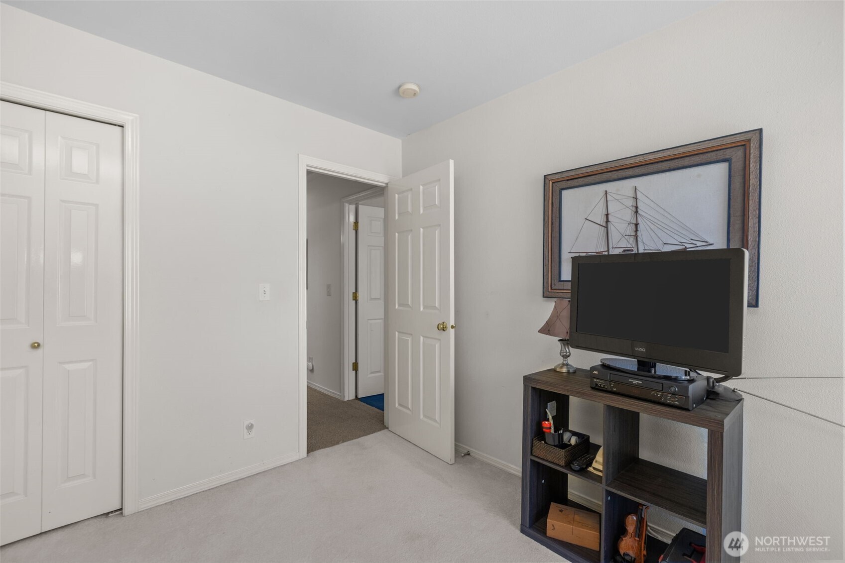 2414 Kennewick Place Northeast Renton, WA 98056 - Photo 24 of 40 a room with furniture and flat screen tv