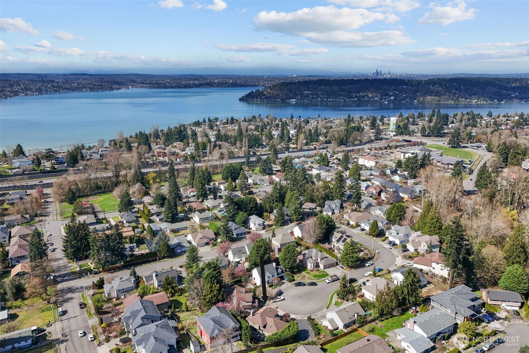 2414 Kennewick Place Northeast Renton, WA 98056 - Photo 36 of 40 a view of a city