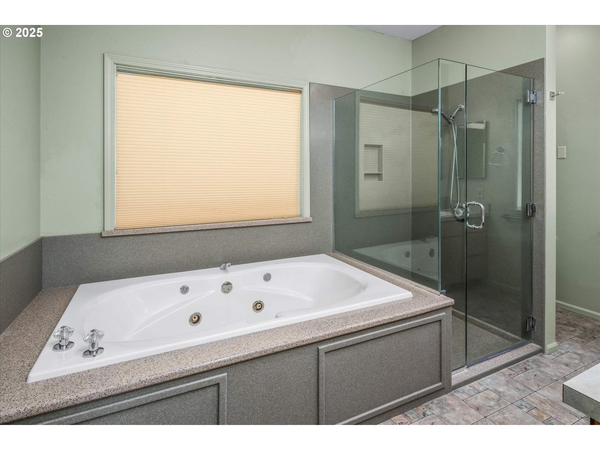 4324 Forsythia Street Springfield, OR 97478 - Photo 21 of 47 Bathroom