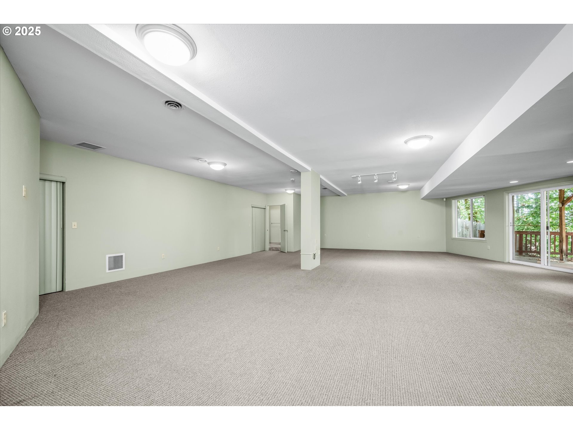 4324 Forsythia Street Springfield, OR 97478 - Photo 26 of 47 Family Room