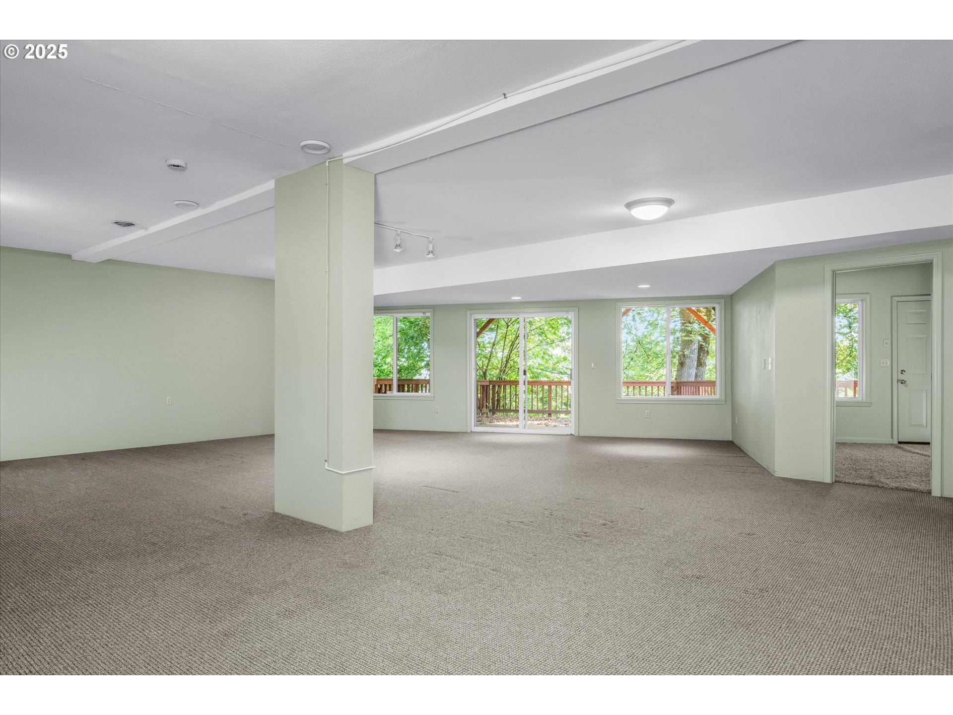 4324 Forsythia Street Springfield, OR 97478 - Photo 27 of 47 Family Room