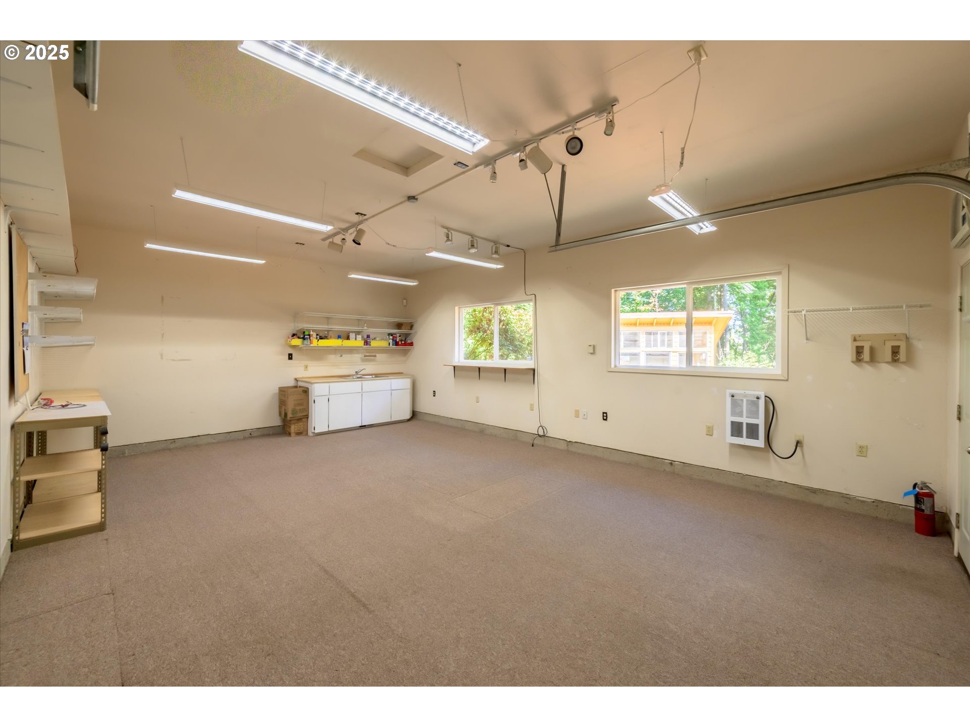 4324 Forsythia Street Springfield, OR 97478 - Photo 34 of 47 Shop