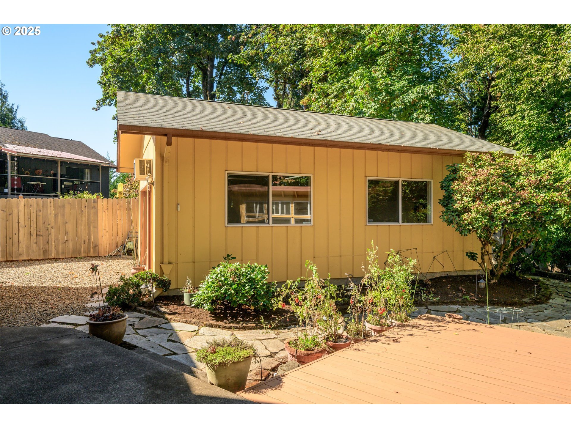 4324 Forsythia Street Springfield, OR 97478 - Photo 37 of 47 Greenhouse