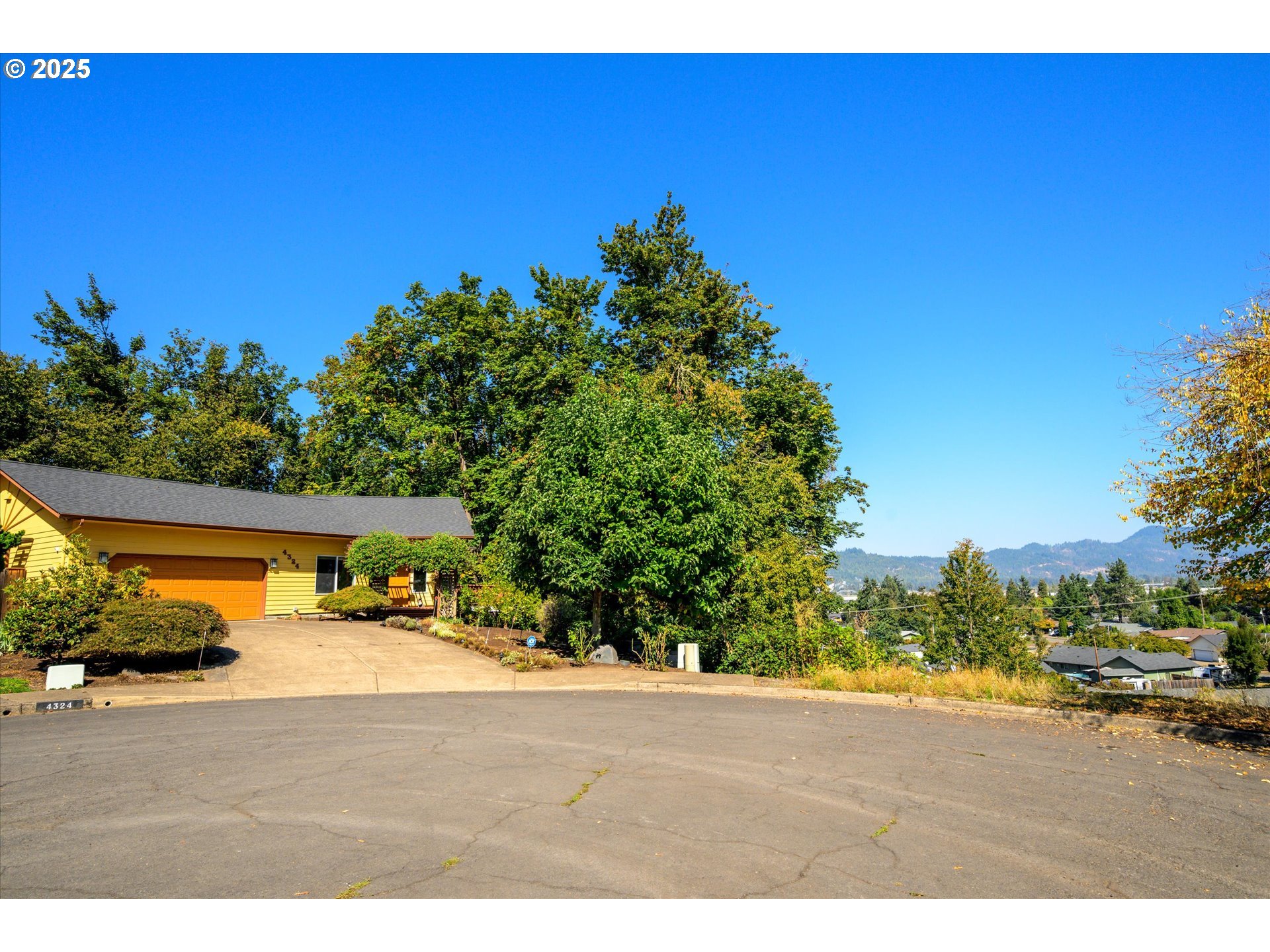 4324 Forsythia Street Springfield, OR 97478 - Photo 7 of 47
