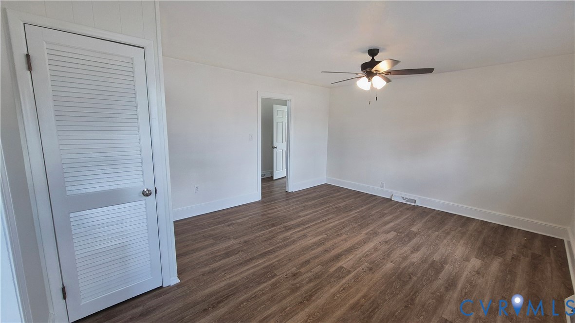 24806 Sawmill Road Carson, VA 23830 - Photo 6 of 23 Living area through front door
