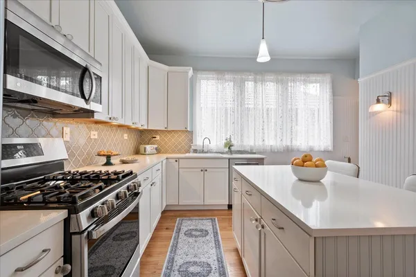 $799,000 | 1929 West Lunt Avenue, Chicago, IL 60626