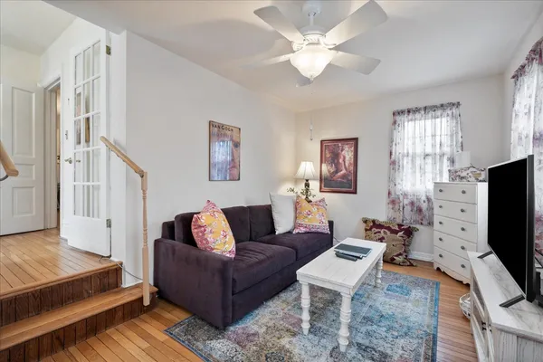 $799,000 | 1929 West Lunt Avenue, Chicago, IL 60626