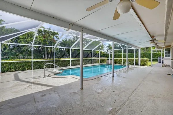 $945,000 | 10753 Southwest 118th Street, Miami, FL 33176