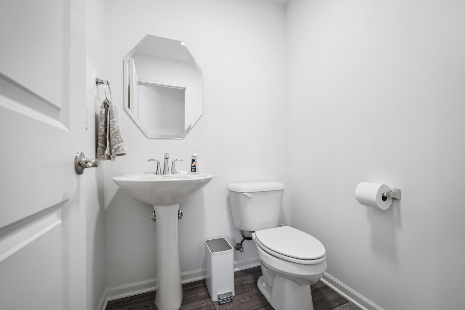 1034 Atterberg Road South Elgin, IL 60177 - Photo 8 of 18