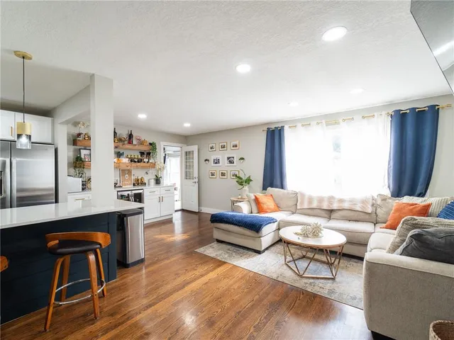 $329,400 | 8117 Summit Street, Kansas City, MO 64114