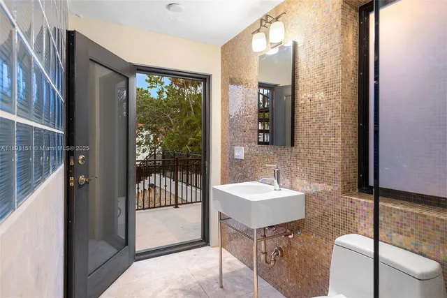 $13,749,000 | 6700 Granada Boulevard, Coral Gables, FL 33146