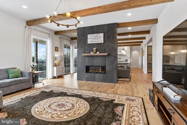 $1,585,000 | 1 Strawberry Lane, Lititz, PA 17543