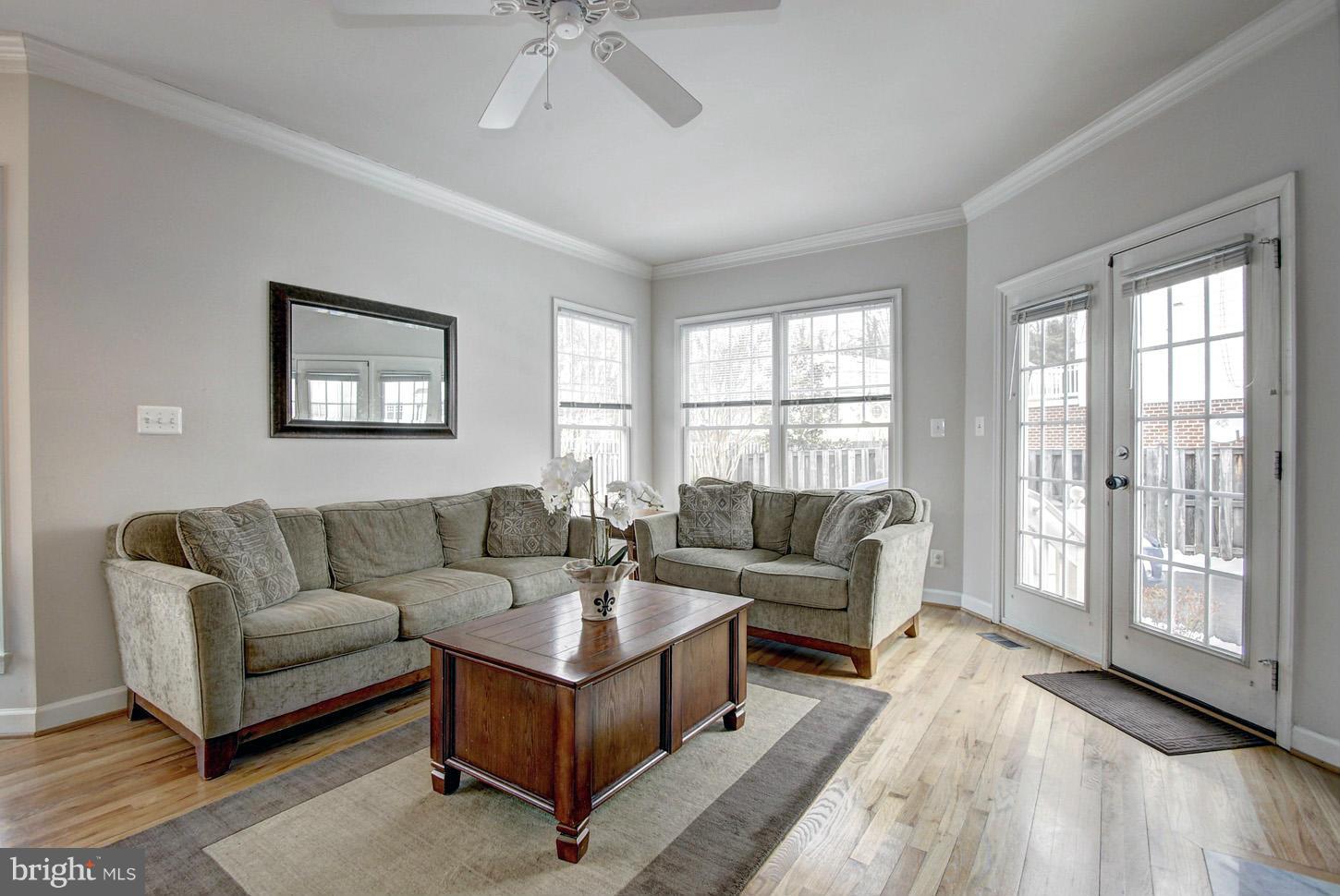 2173 South Glebe Road Arlington, VA 22206 - Photo 10 of 30 Hardwood Floors Throughout Entire Main Level
