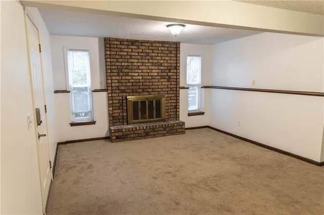 $338,000 | 5710 Northwest Raintree Drive, Parkville, MO 64152