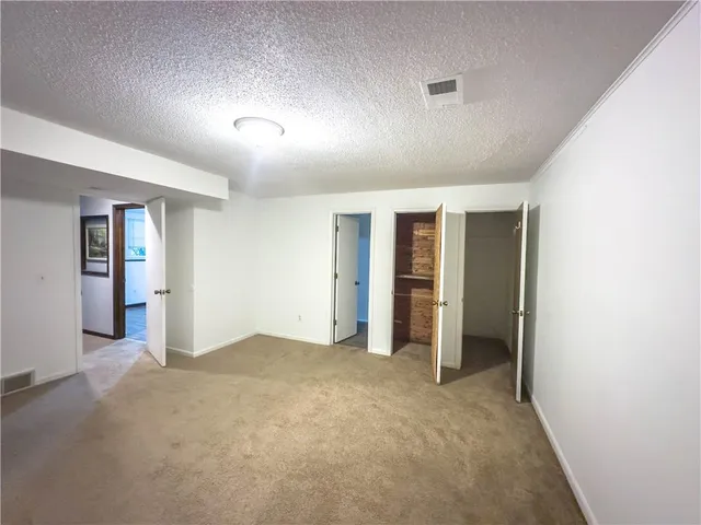 $338,000 | 5710 Northwest Raintree Drive, Parkville, MO 64152