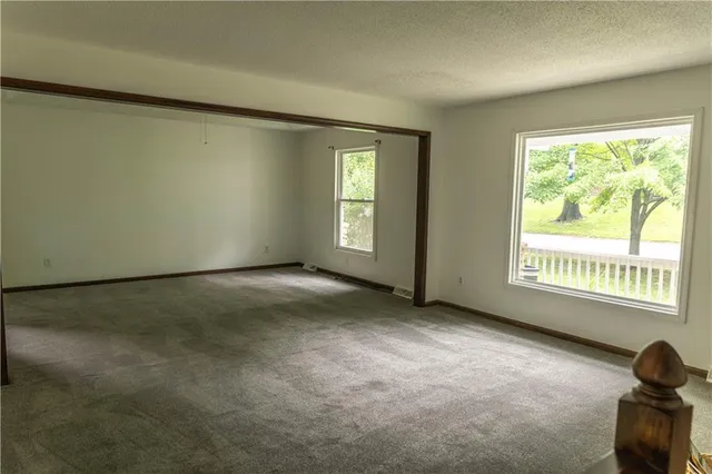 $338,000 | 5710 Northwest Raintree Drive, Parkville, MO 64152