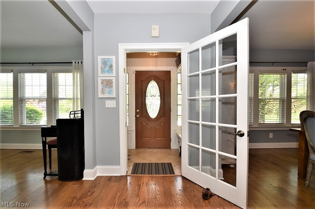 3309 Stockholm Road Cleveland, OH 44120 - Photo 2 of 35 Inviting front entry features built-in cubbies
