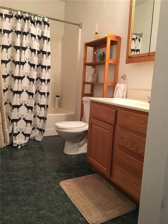 2904 Brodhead Road Aliquippa, PA 15001 - Photo 12 of 20 2ND FLOOR BATH Generous size full bath on second floor.