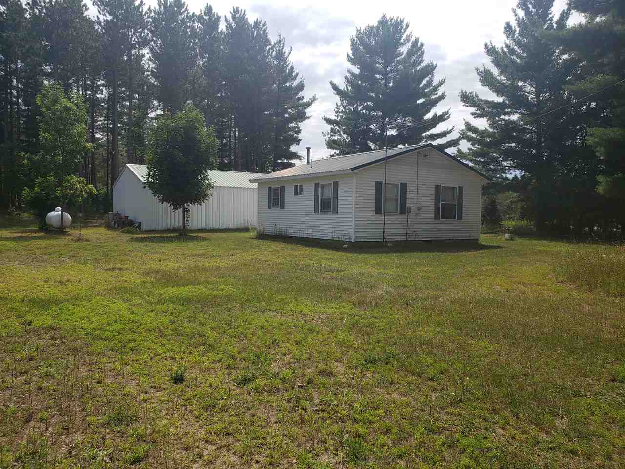 5150 North 5 Road Mesick, MI 49668 - Photo 6 of 9 1866148-5.JPG