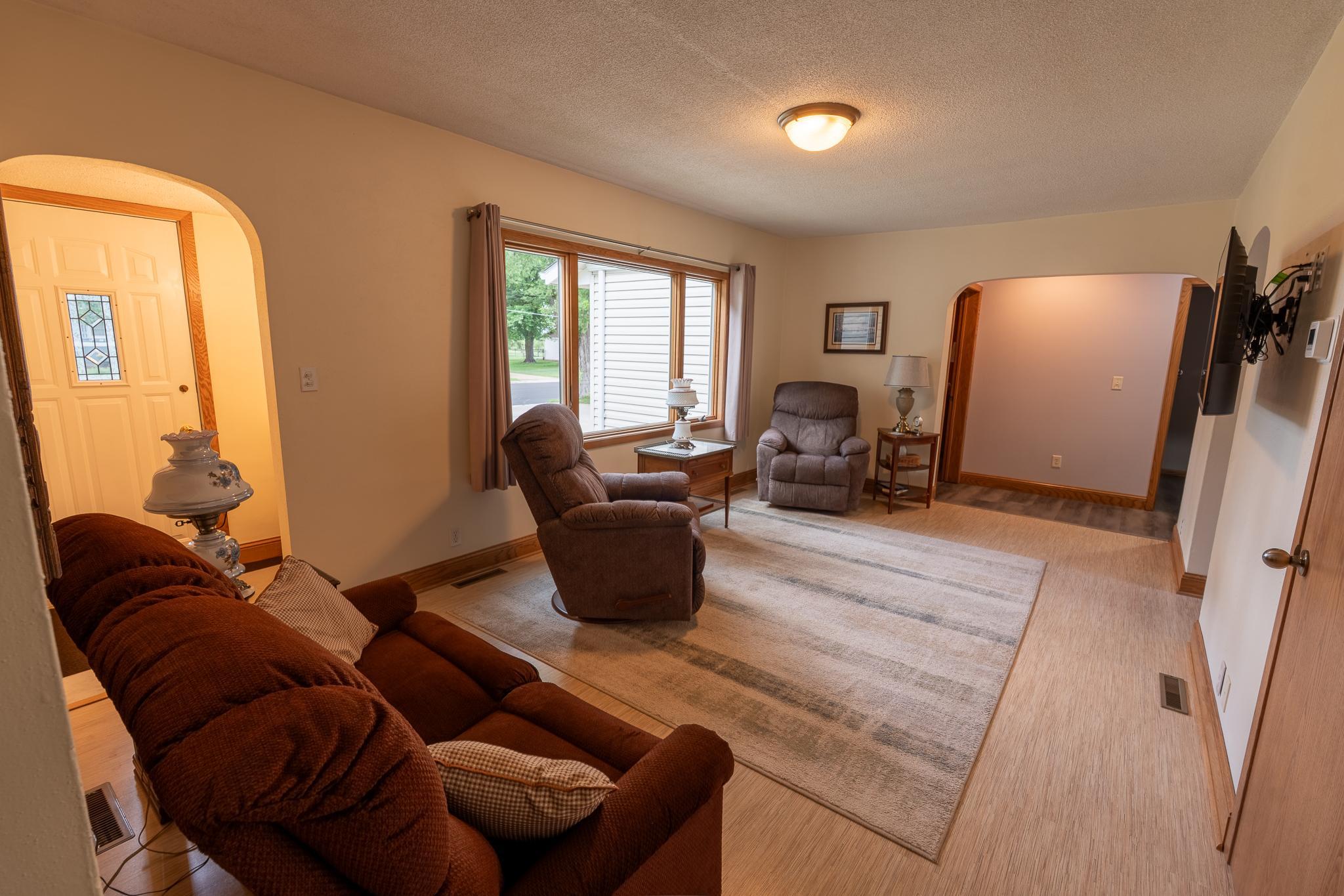 223 Oak Street Tyler, MN 56178 - Photo 15 of 24