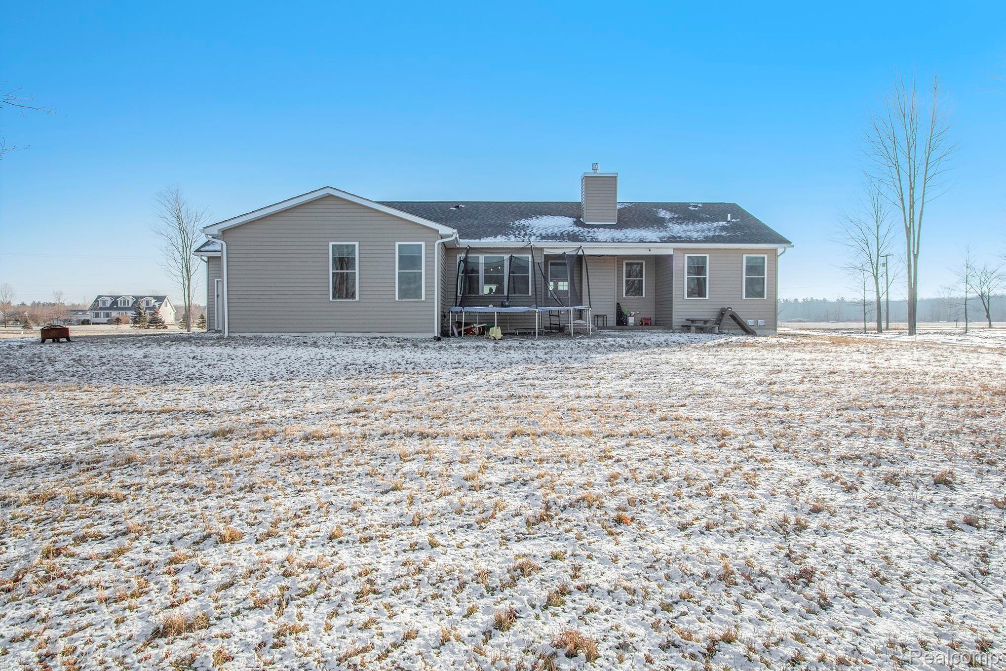 2086 Palms Road Columbus, MI 48063 - Photo 29 of 31 012121_4.jpg