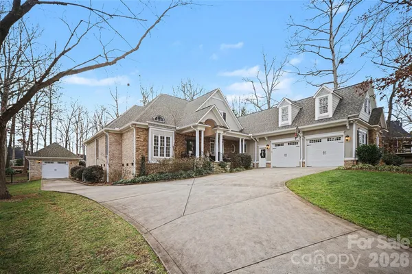 $997,900 | 6722 Fox Ridge Circle, Unit 56, Davidson, NC 28036