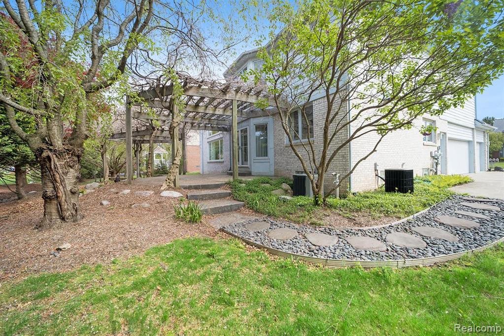 3584 Sleepy Fox Drive Rochester, MI 48309 - Photo 48 of 53