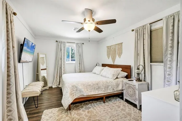 $5,000 | 2141 Hyde Park Street, Sarasota, FL 34239