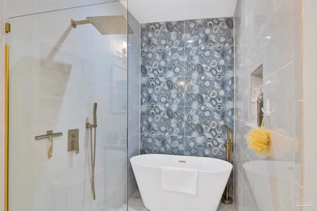 $355,000 | 2718 Summertree Lane, Gulf Breeze, FL 32563