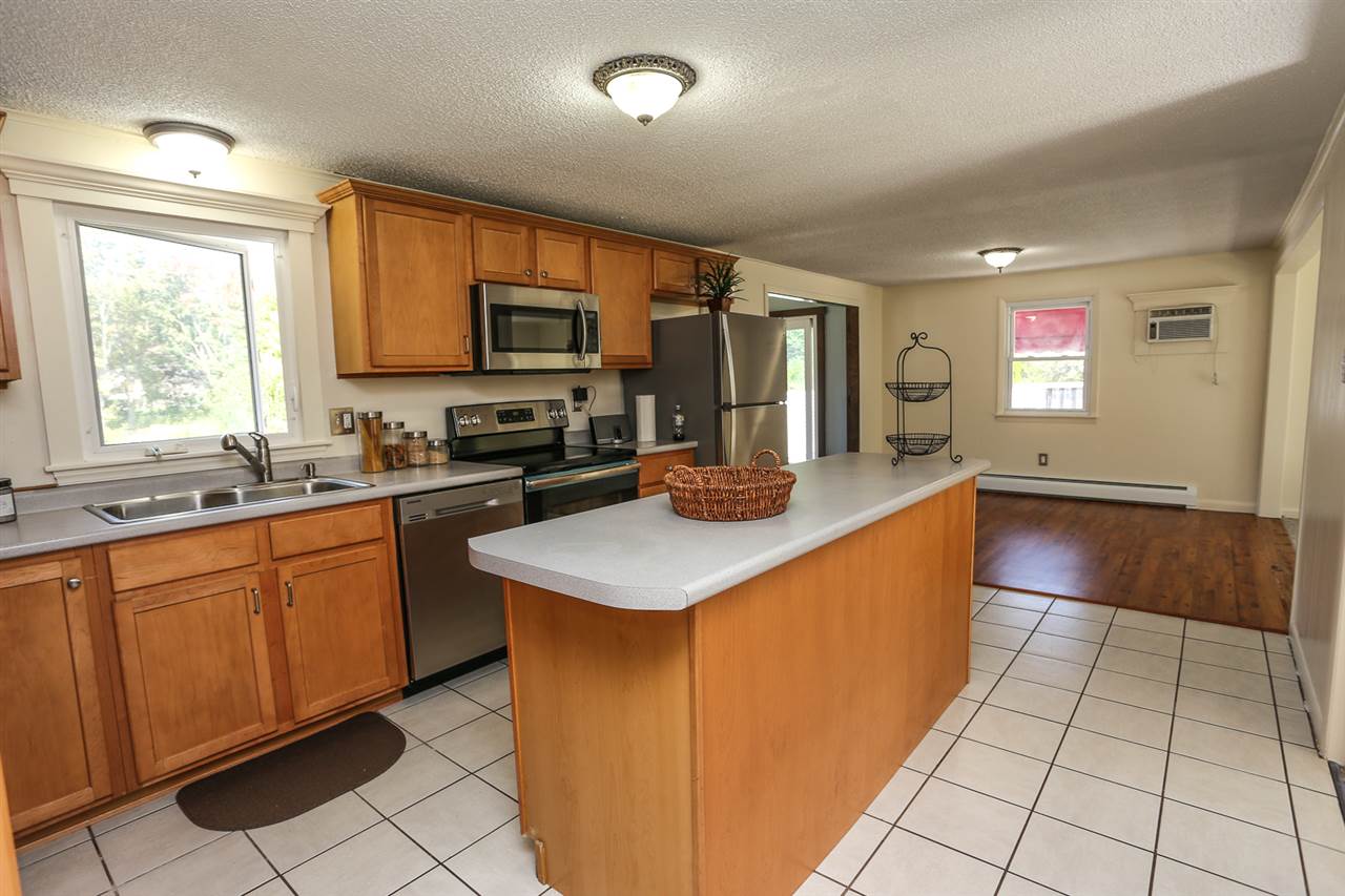 70 Talent Road Litchfield, NH 03052 - Photo 9 of 40