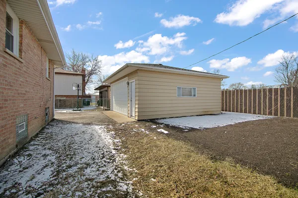 $410,000 | 8356 Sayre Avenue, Burbank, IL 60459