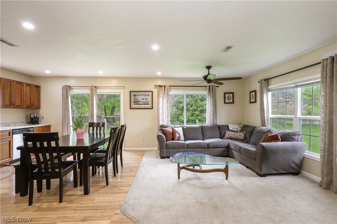 2644 Berry Road Akron, OH 44320 - Photo 4 of 28