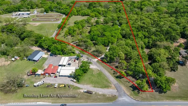 $825,000 | 100 Shawnee Trail West, Whitesboro, TX 76273