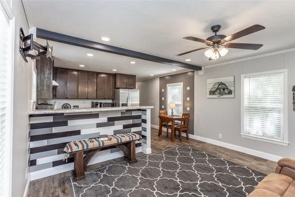 $825,000 | 100 Shawnee Trail West, Whitesboro, TX 76273