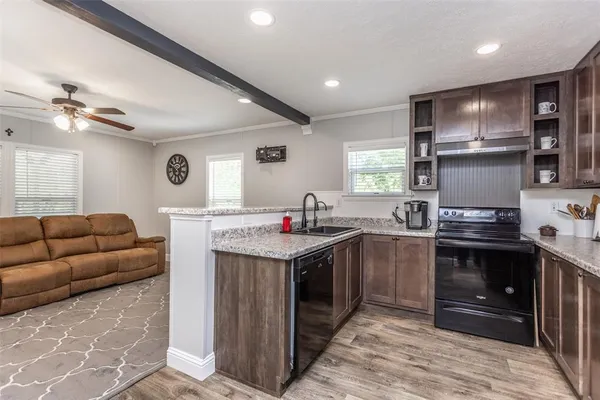 $825,000 | 100 Shawnee Trail West, Whitesboro, TX 76273