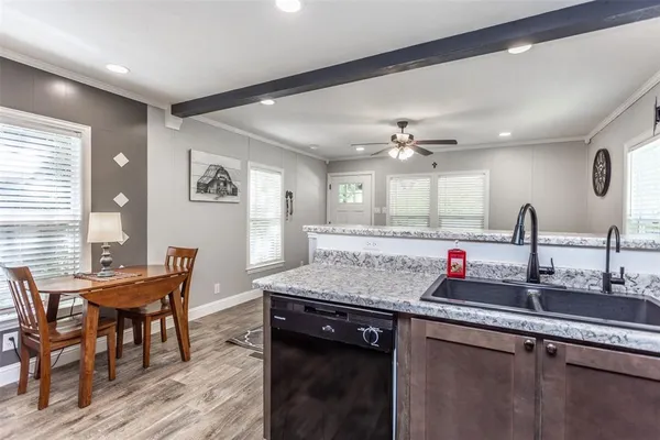 $825,000 | 100 Shawnee Trail West, Whitesboro, TX 76273