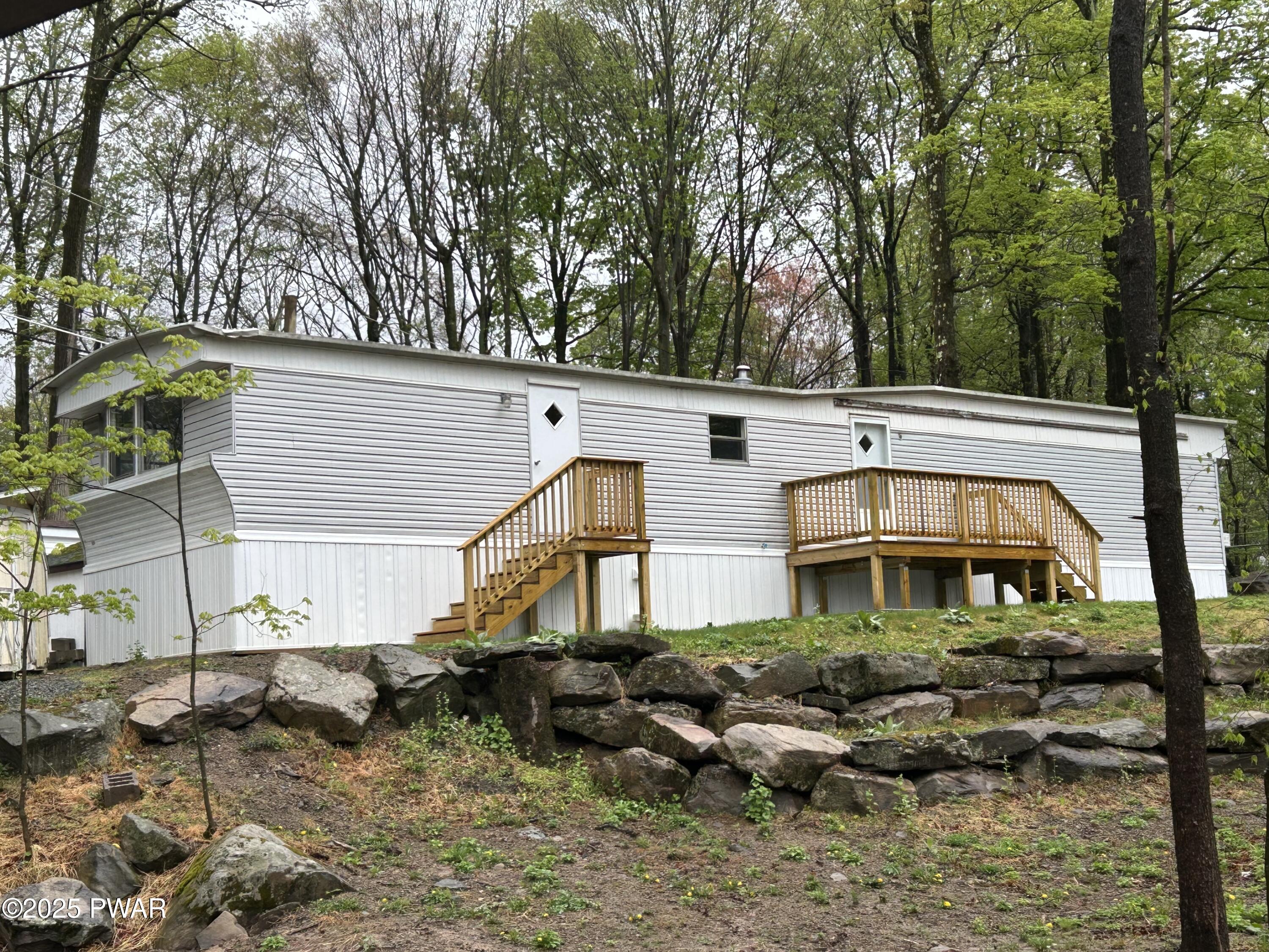 126 Middle Road Greentown, PA 18426 - Photo 1 of 32 Main Photo
