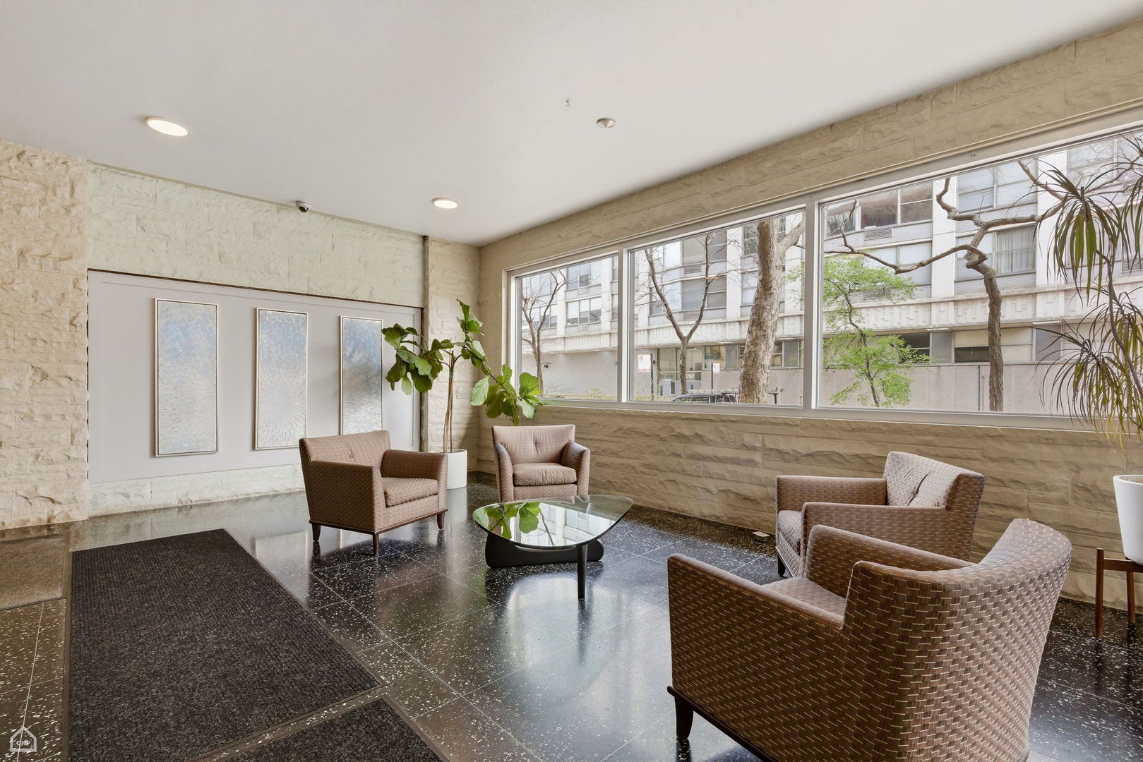 5801 North Sheridan Road, Unit 7B Chicago, IL 60660 - Photo 18 of 20