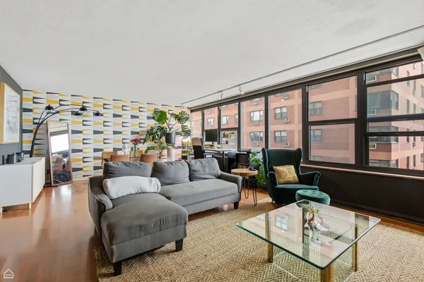 $325,000 | 5801 North Sheridan Road, Unit 7B, Chicago, IL 60660