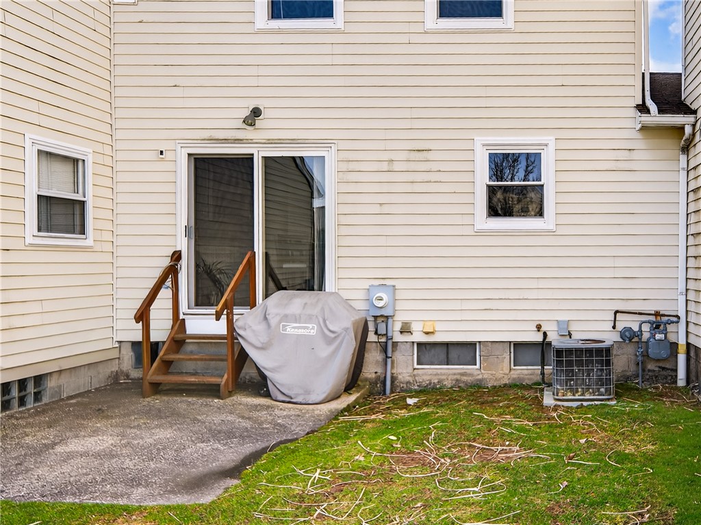 152 Fawn Lane Webster, NY 14580 - Photo 30 of 30 Rear patio