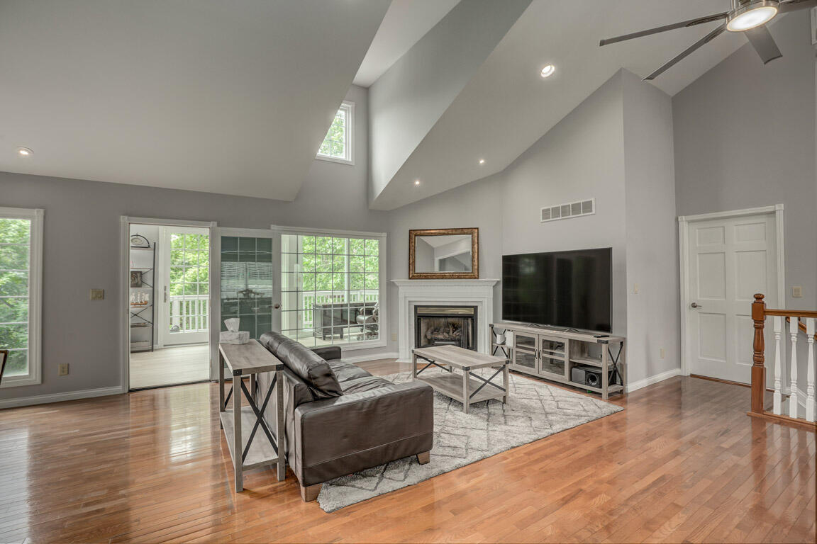 1025 Jackson Road Covington, KY 41011 - Photo 7 of 45 Living2