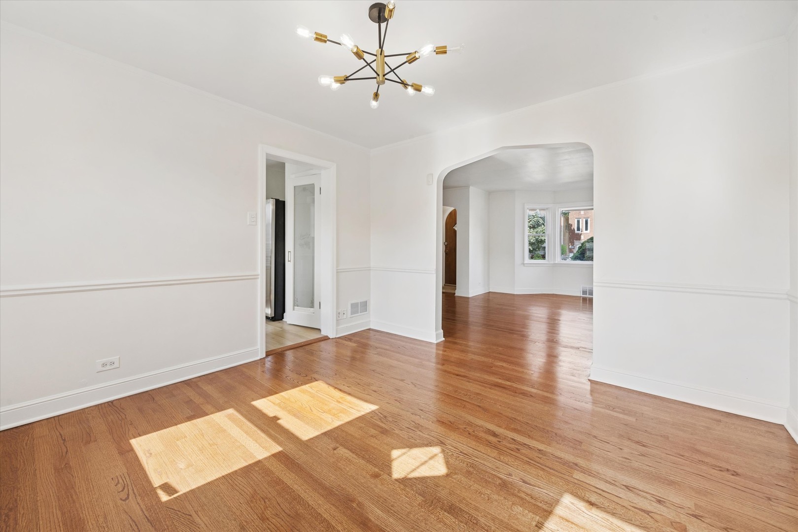 10141 South Rhodes Avenue Chicago, IL 60628 - Photo 6 of 19