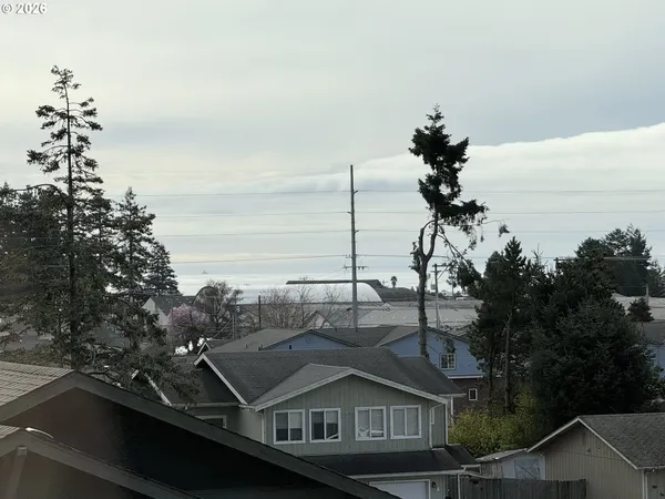 $385,000 | 815 Old County Road, Unit 5, Brookings, OR 97415