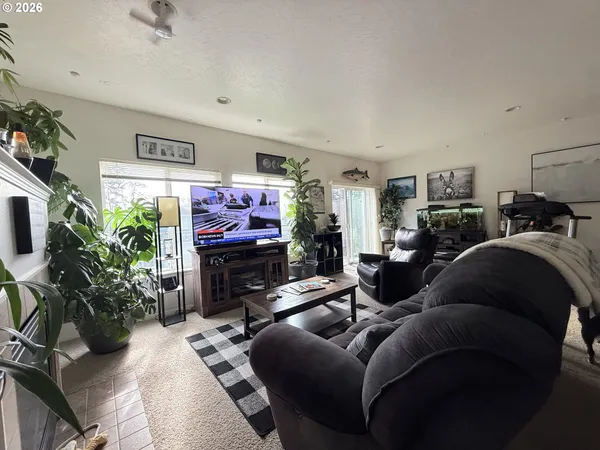 $385,000 | 815 Old County Road, Unit 5, Brookings, OR 97415