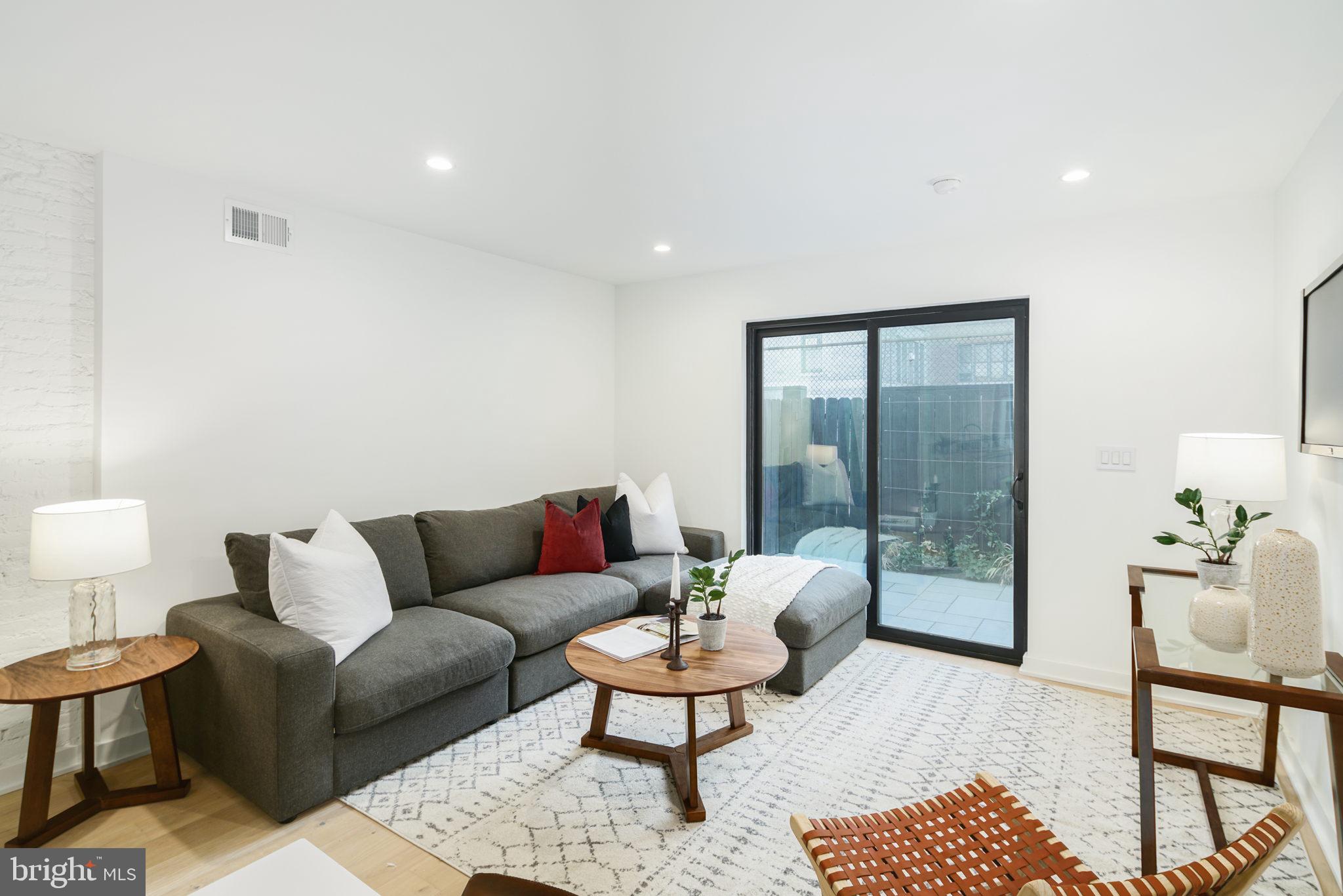 826 McClellan Street Philadelphia, PA 19148 - Photo 11 of 30 Gallery Image 11